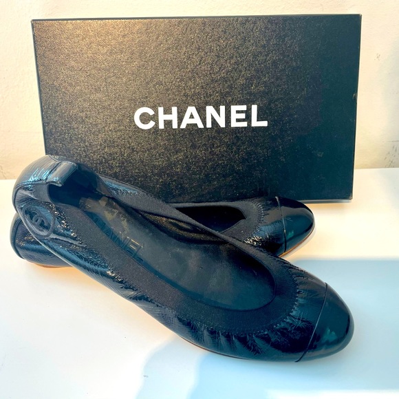 Chanel Women's Black Leather Cap Toe Ballet Flats CC Size 38 Like New - Picture 4 of 8
